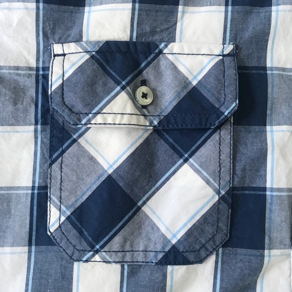 Tommy Hilfiger Button-Down Shirt - Picture 3 of 4